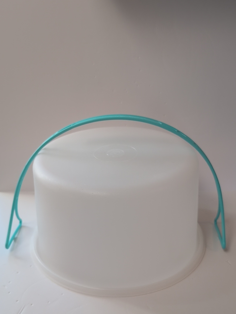 Tupperware®️ Vintage Cake Cover With Handle